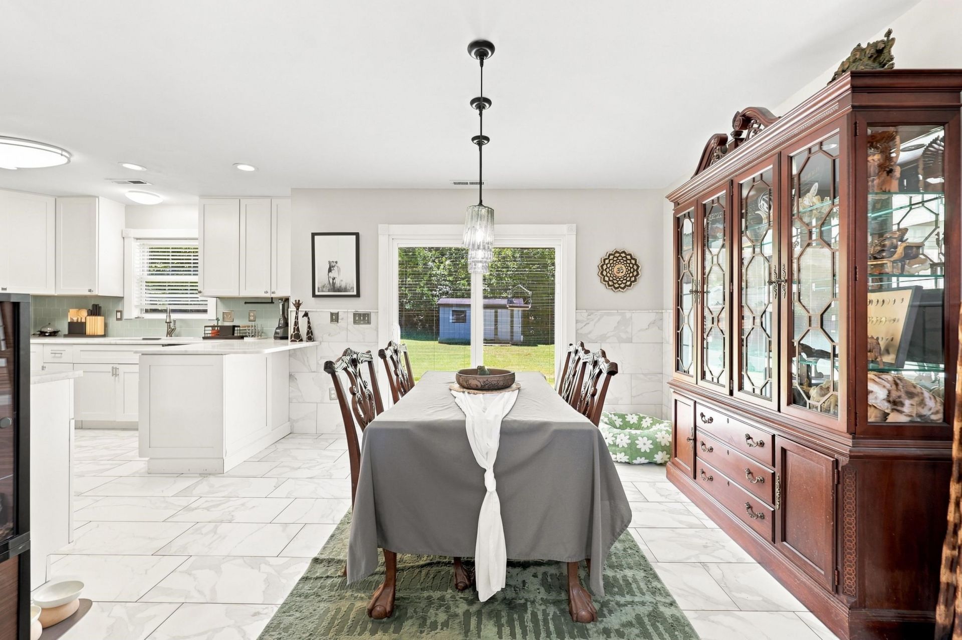 907 Folly Rd. Photo 6