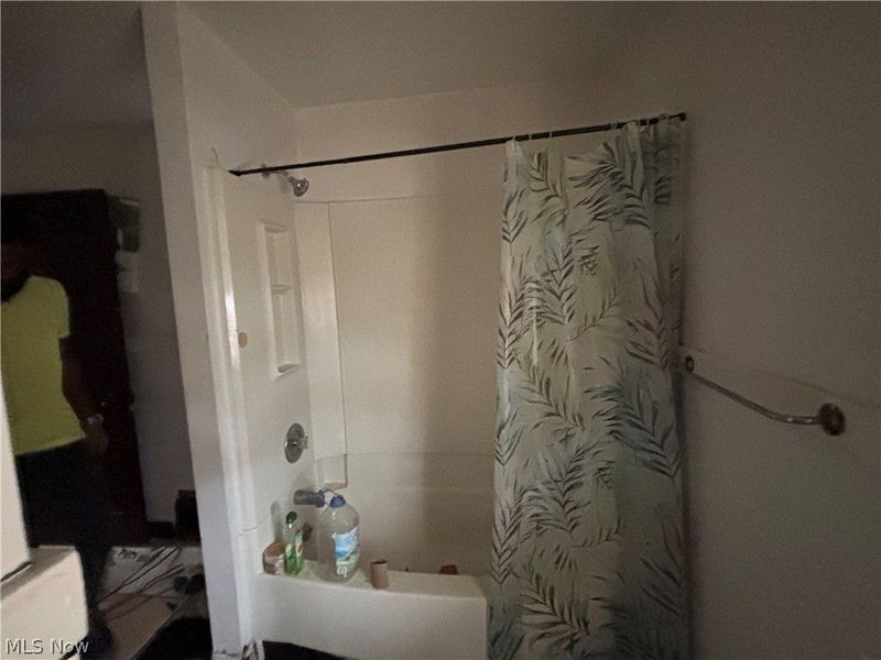1499 Clermont Road, Cleveland, OH 44110 Photo 7