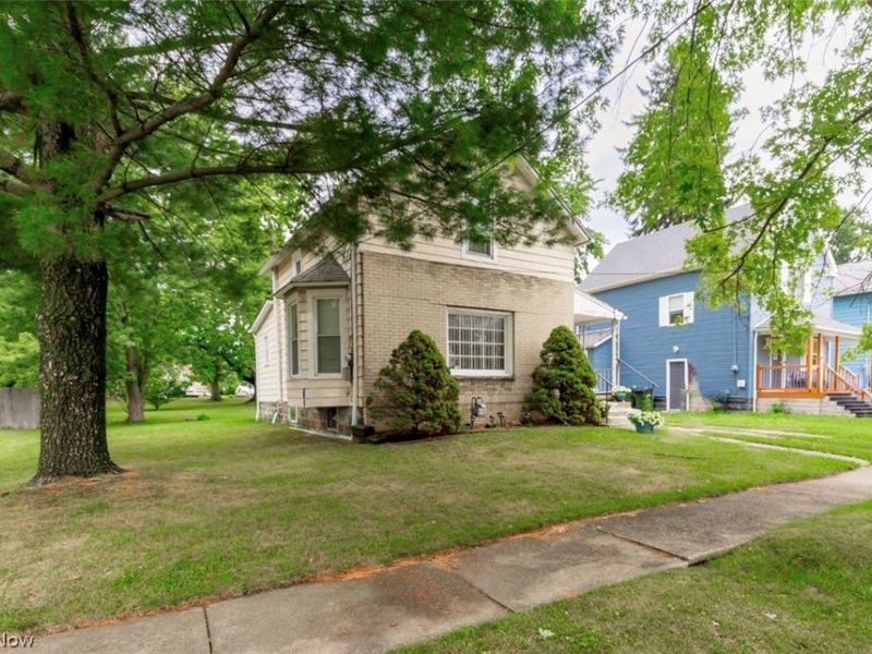 175 Spruce Street, Elyria, OH 44035 Photo 4