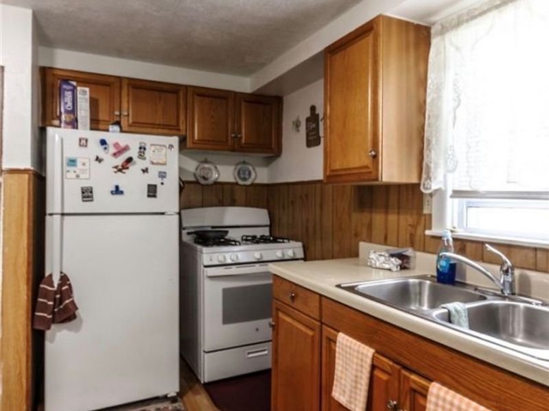 175 Spruce Street, Elyria, OH 44035 Photo 5