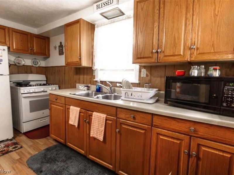 175 Spruce Street, Elyria, OH 44035 Photo 6