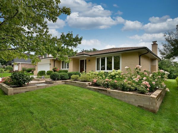 7821 DORCHESTER Lane , Darien, IL 60561