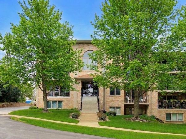 4401 Pershing Avenue, Unit 2N, Downers Grove, IL 60515