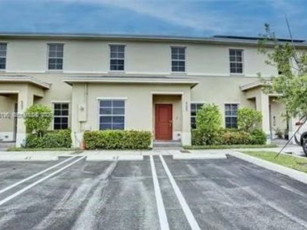 565 NE 5th Pl , Florida City, FL 33034