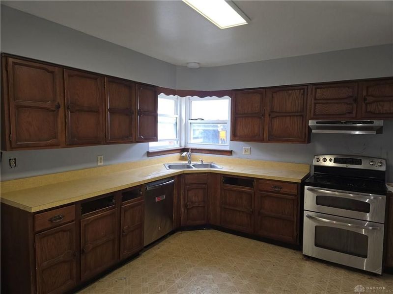 2404 Danube Court, Kettering, OH 45420 Photo 10