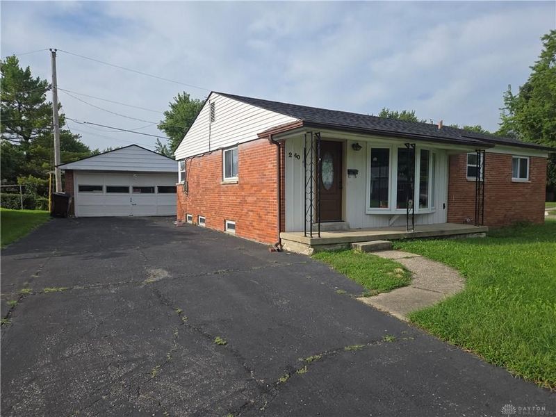 2404 Danube Court, Kettering, OH 45420 Photo 3