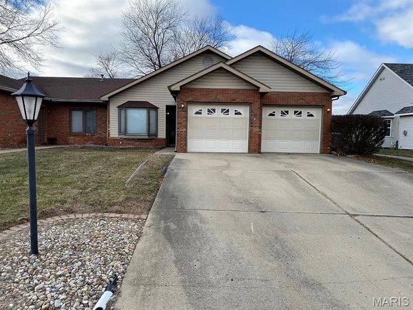10 OLD ORCHARD , Glen Carbon, IL 62034