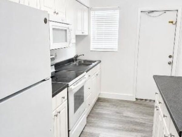 2837 NE 30TH Street, Unit 3, Fort Lauderdale, FL 33306