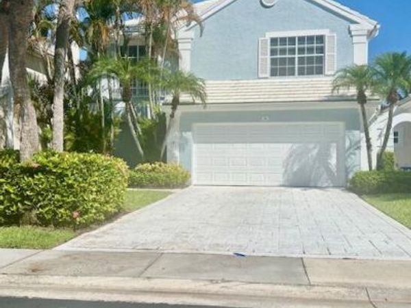 10 Blenheim Court, Palm Beach Gardens, FL 33418