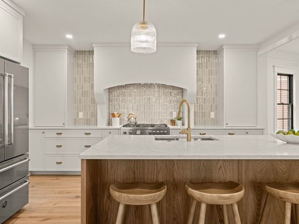 23 College Hill Rd, Unit 1, Somerville, MA 02144