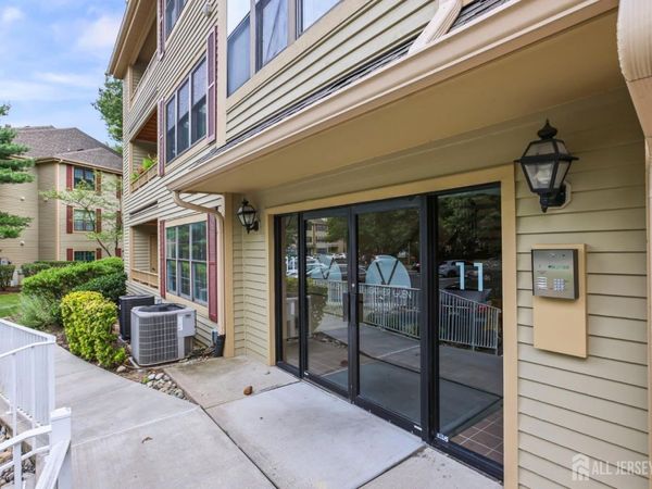 1108 Stoneridge Circle, Helmetta, NJ 08828