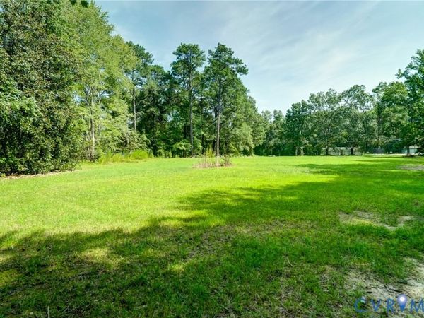 2941 Old Memorial Drive, Sandston, VA 23150