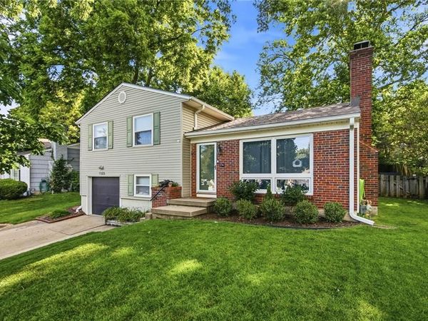 7523 Falmouth Street, Prairie Village, KS 66208