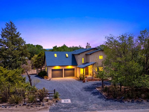 5608 Don Felipe Court SW, Albuquerque, NM 87105