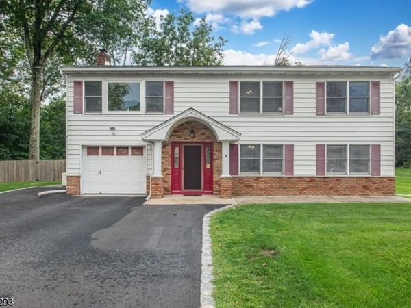 1 James Dr, Mount Arlington, NJ 07856
