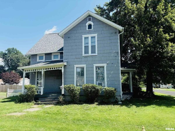 111 COLUMBUS Avenue, Galesburg, IL 61401