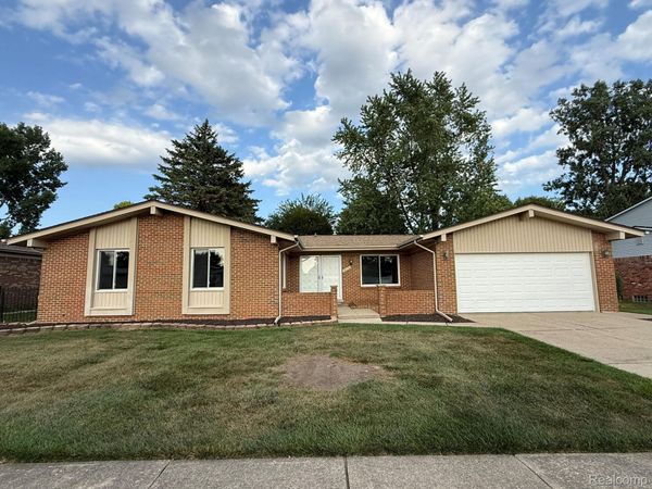 39232 Donahue Drive, Clinton Township, Mi 48038