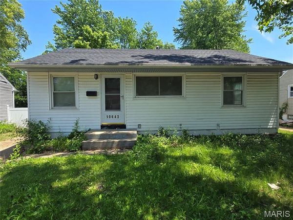 10642 Dunkeld Circle , St Louis, MO 63137