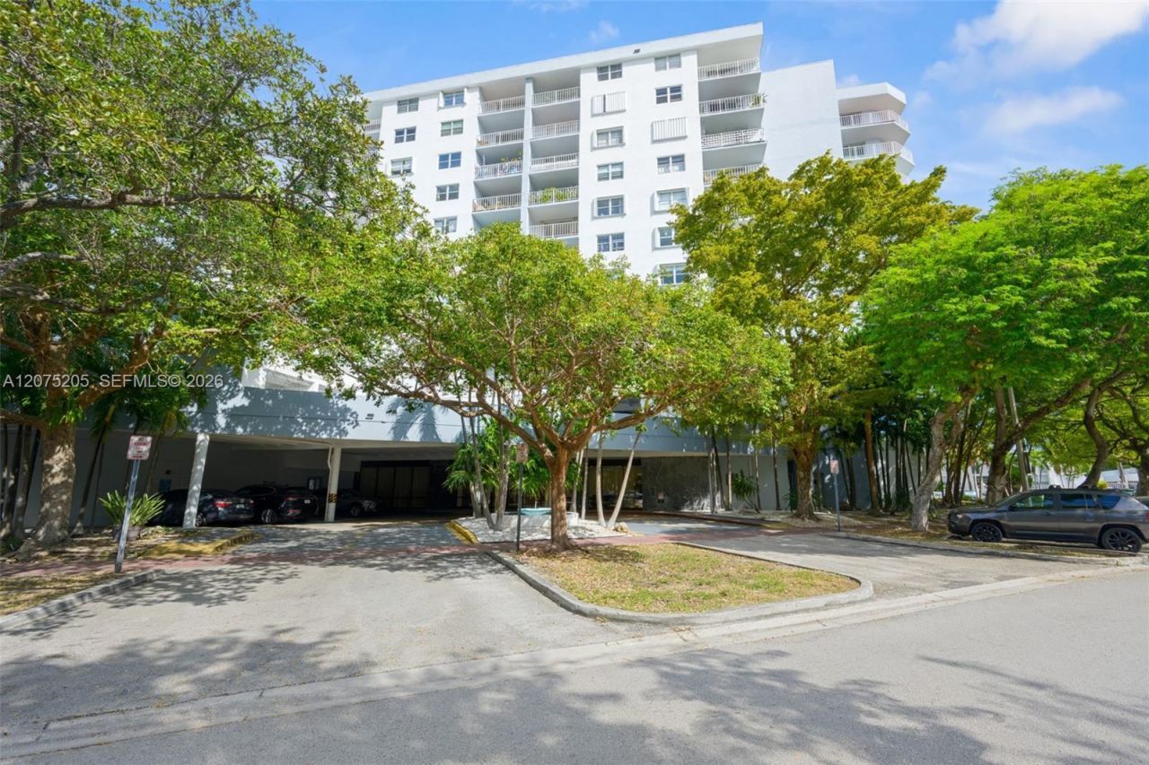 6900 Bay Dr , Unit 8A, Miami Beach, FL 33141 Photo