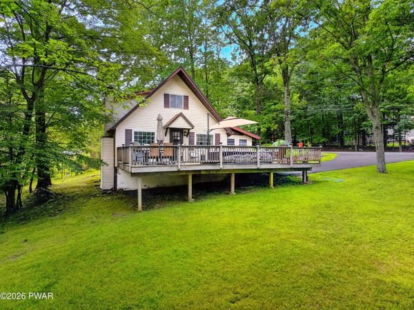 100 Westwood Drive , Dingmans Ferry, PA 18328