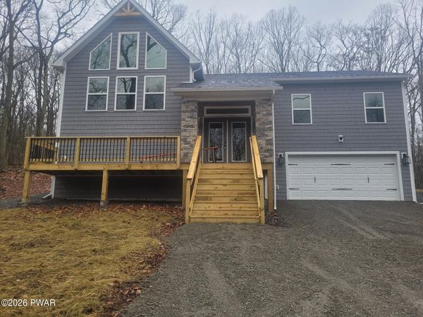 106 Fawn Lake Drive , Hawley, PA 18428