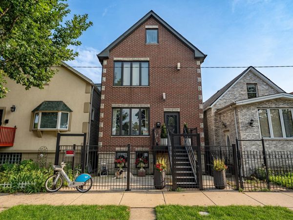 539 W 44th Place, Chicago, IL 60609