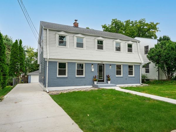 322 Elm Street , Glen Ellyn, IL 60137