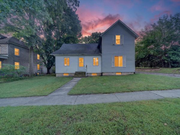 124 E Clinton Street, Hastings, MI 49058