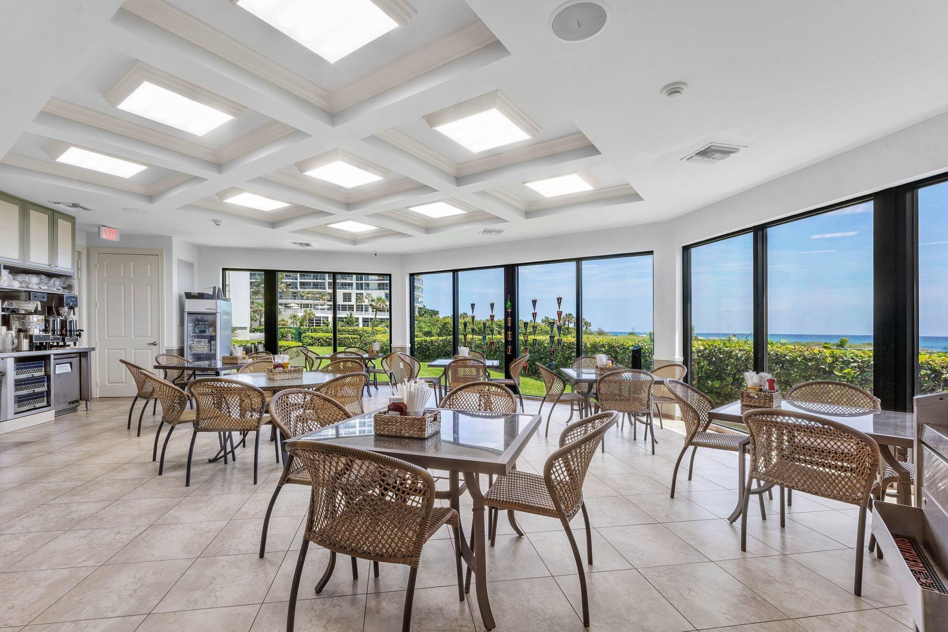 3000 N Ocean Drive, Unit 15C, Singer Island, FL 33404 Photo