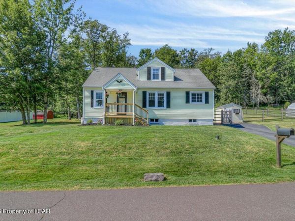 68 Maplewood Avenue, Dallas, PA 18612