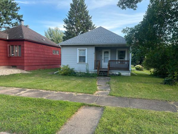117 E Hibbing Avenue, Keewatin, MN 55753