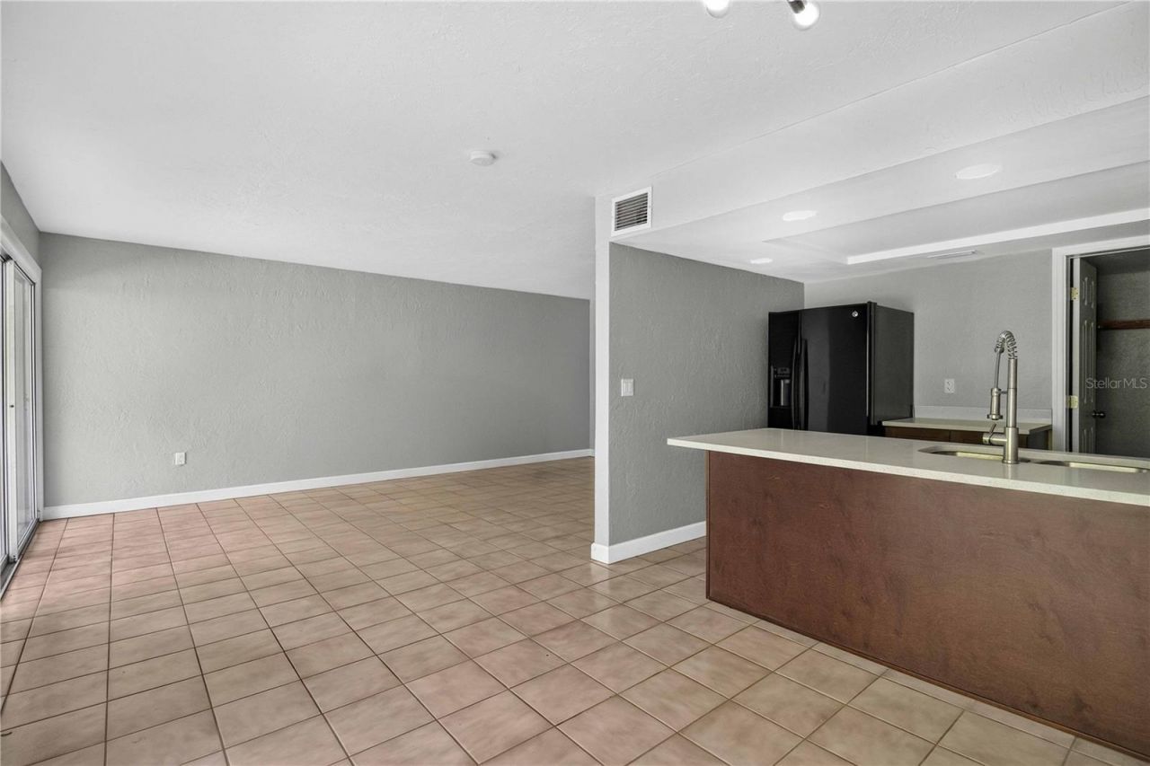 1125 Longfellow Way , Unit 125-B, Sarasota, FL 34243 Photo