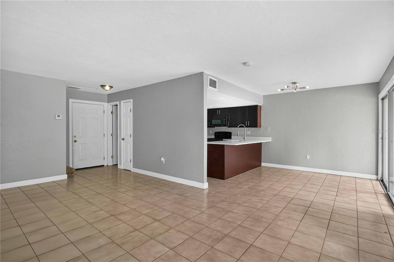 1125 Longfellow Way , Unit 125-B, Sarasota, FL 34243 Photo