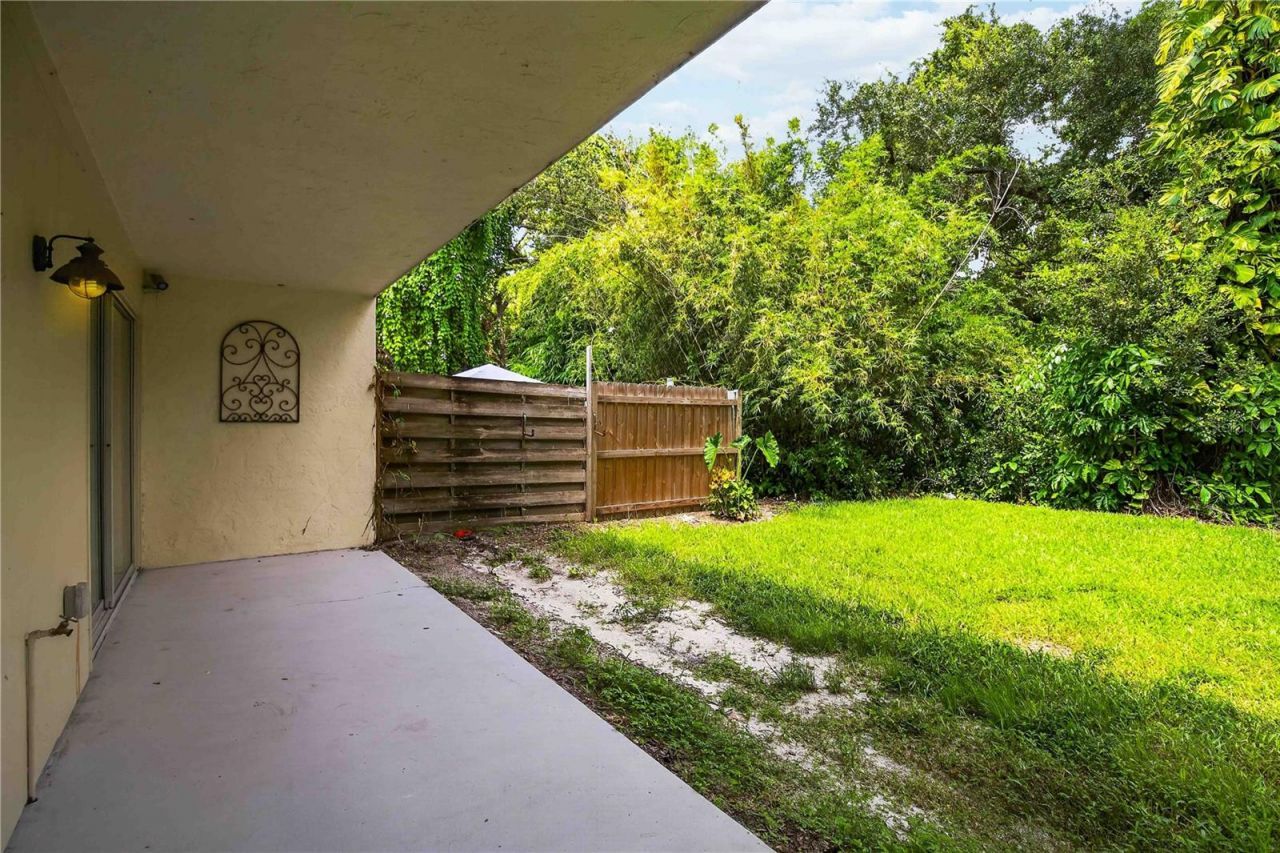 1125 Longfellow Way , Unit 125-B, Sarasota, FL 34243 Photo