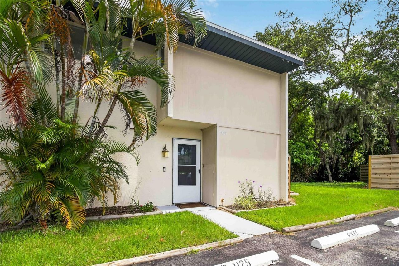 1125 Longfellow Way , Unit 125-B, Sarasota, FL 34243 Photo