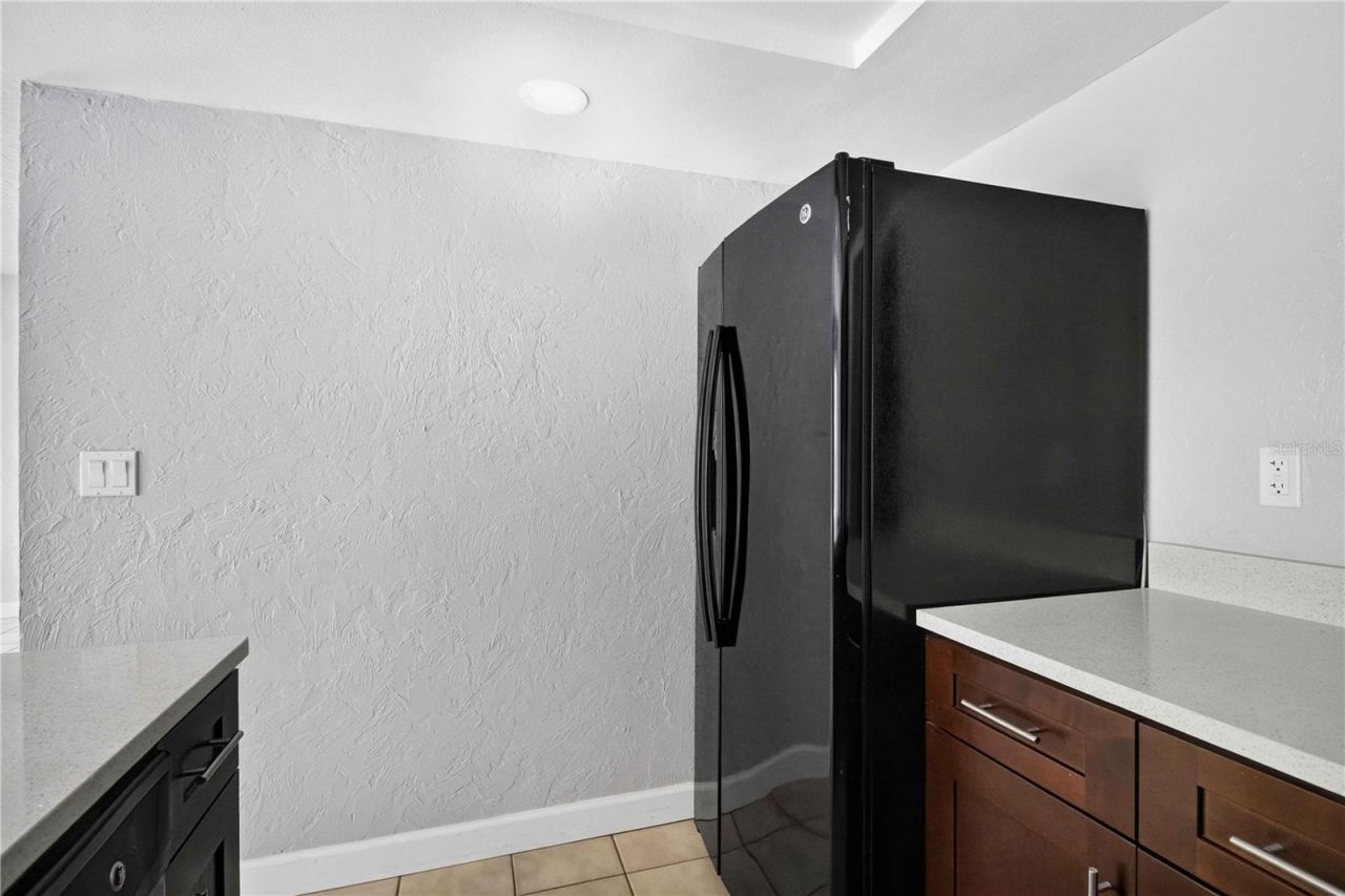 1125 Longfellow Way , Unit 125-B, Sarasota, FL 34243 Photo