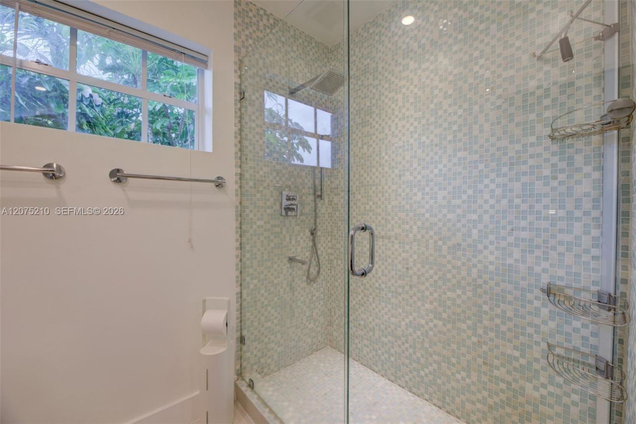 1125 99th St , Unit 12, Bay Harbor Islands, FL 33154 Photo