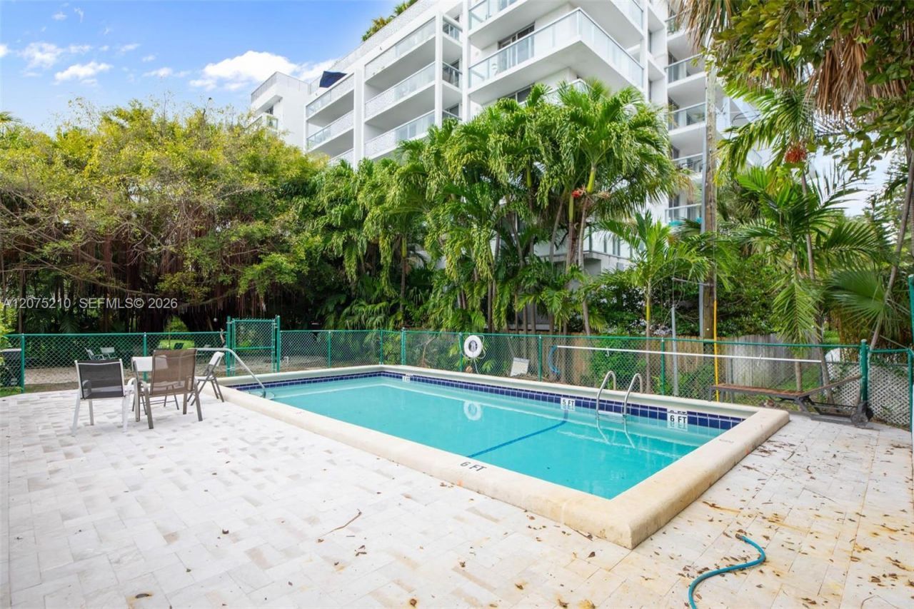 1125 99th St , Unit 12, Bay Harbor Islands, FL 33154 Photo
