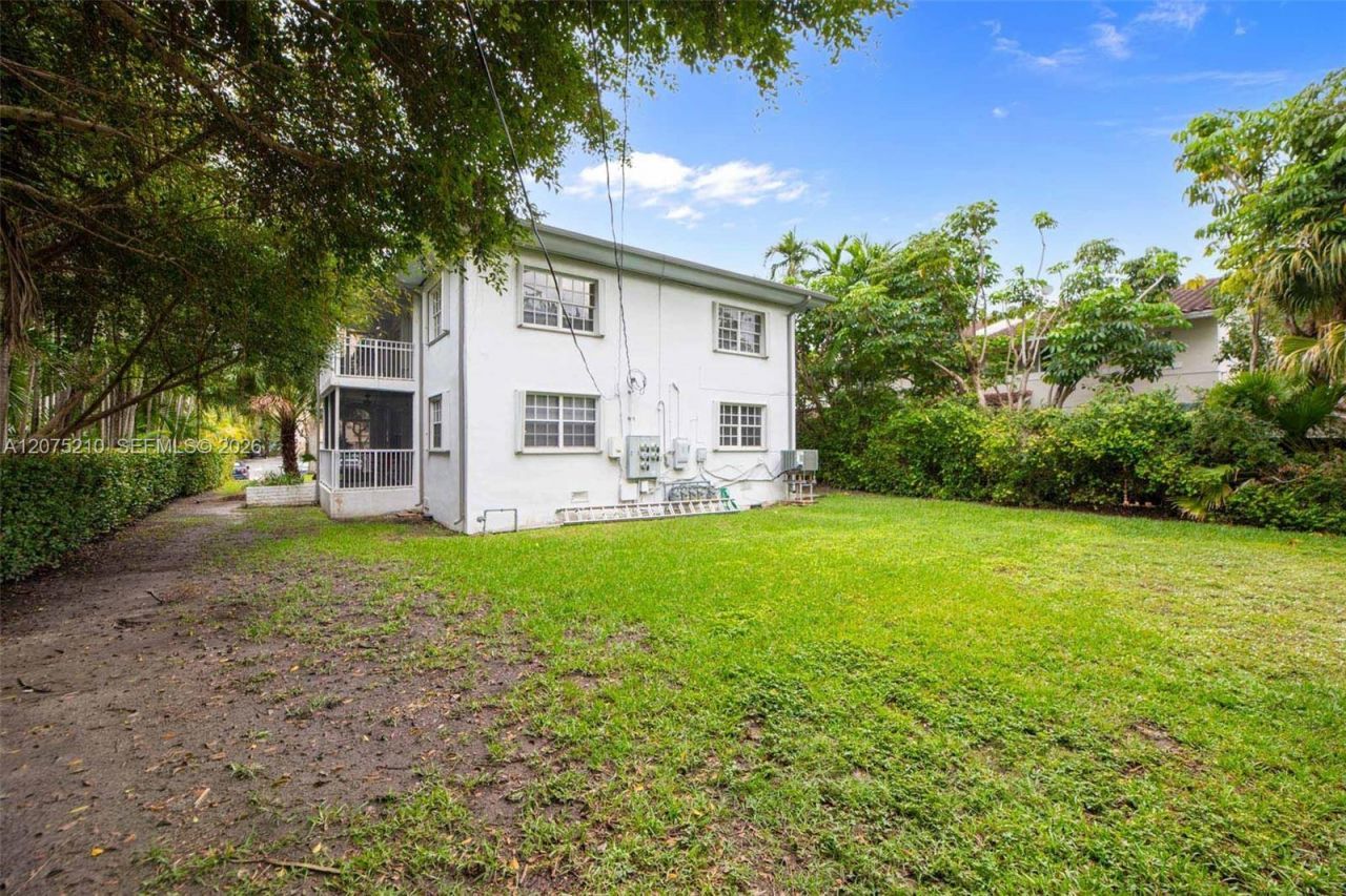 1125 99th St , Unit 12, Bay Harbor Islands, FL 33154 Photo