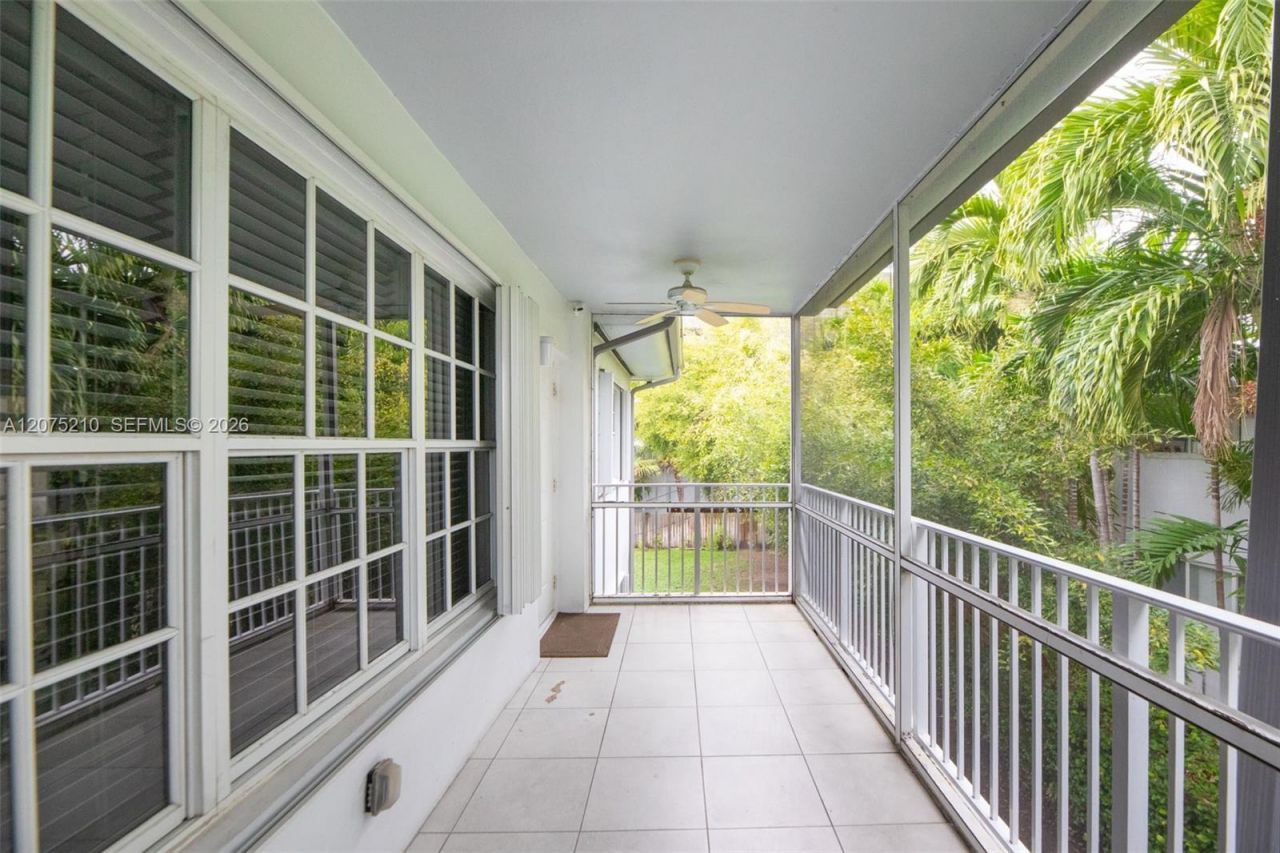 1125 99th St , Unit 12, Bay Harbor Islands, FL 33154 Photo