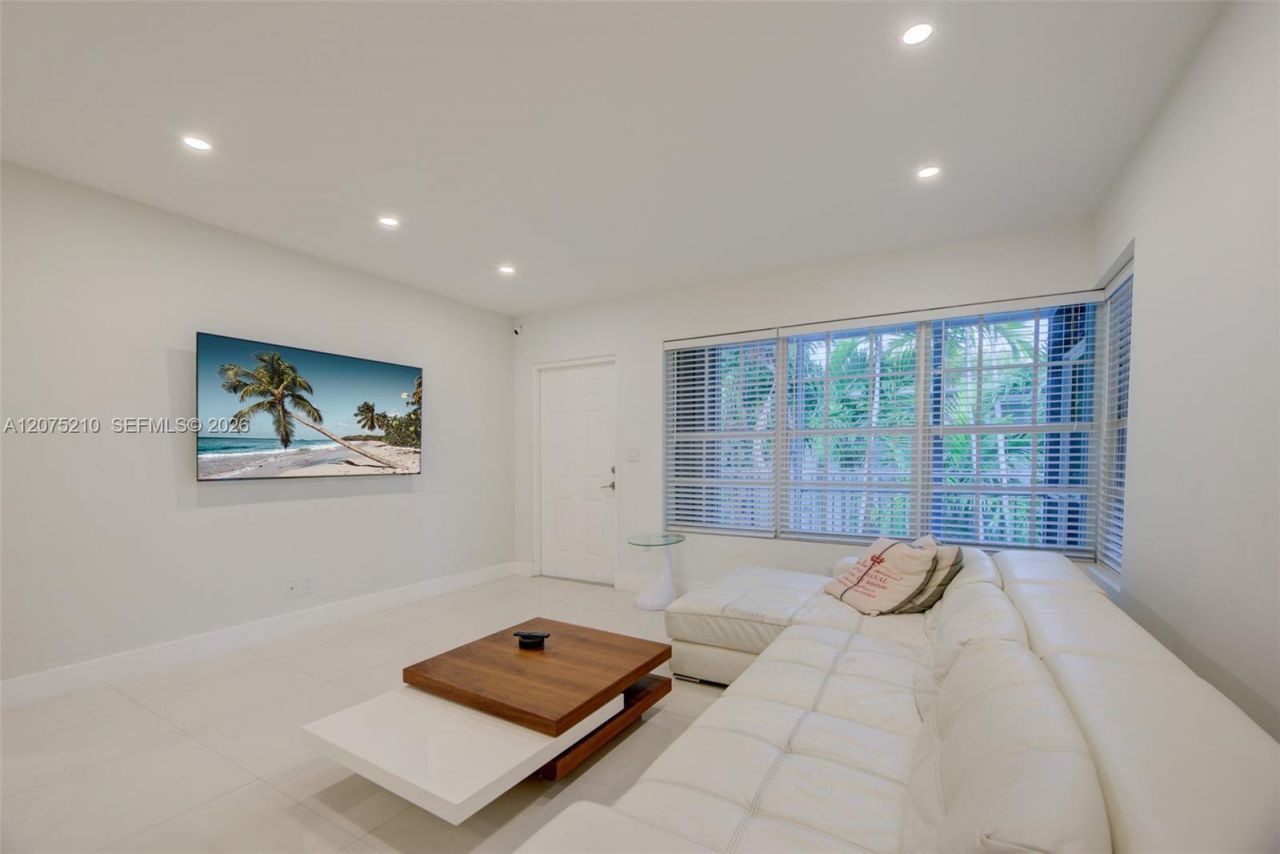 1125 99th St , Unit 12, Bay Harbor Islands, FL 33154 Photo