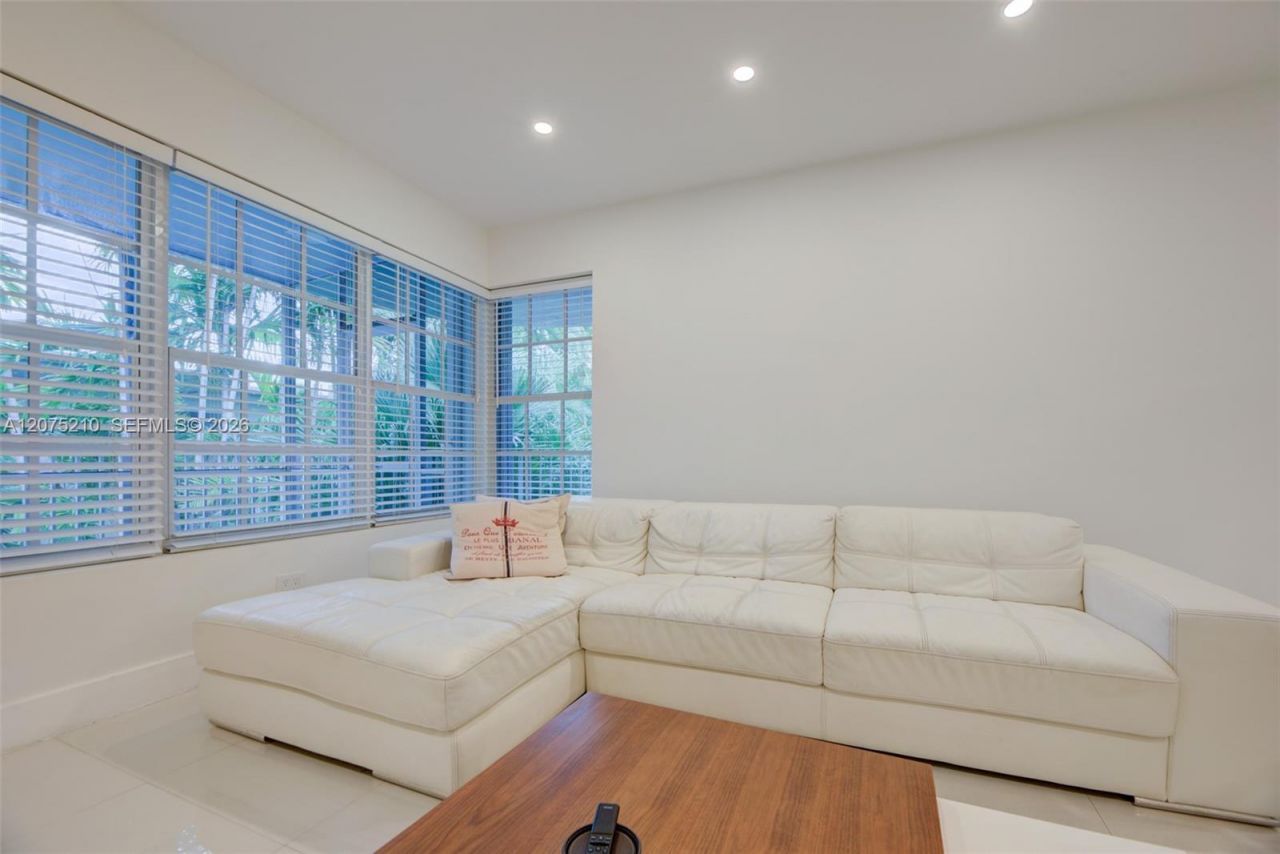 1125 99th St , Unit 12, Bay Harbor Islands, FL 33154 Photo