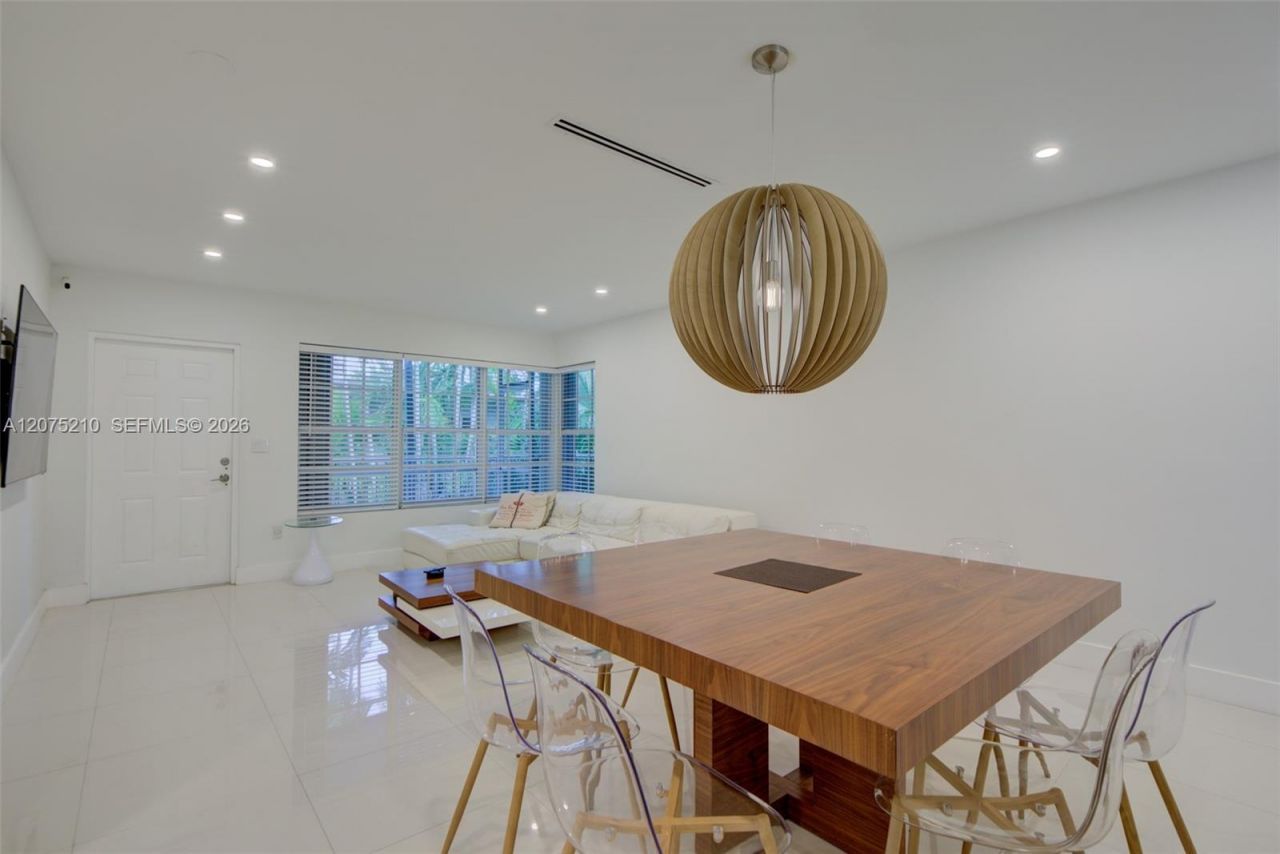 1125 99th St , Unit 12, Bay Harbor Islands, FL 33154 Photo