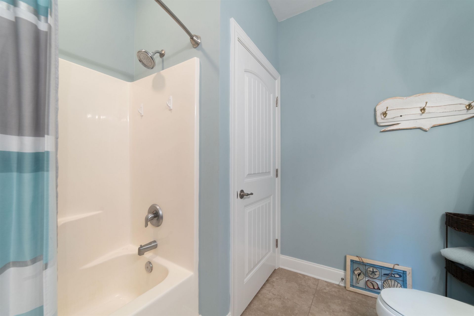 1204 Planters Grove Ln. Photo 9
