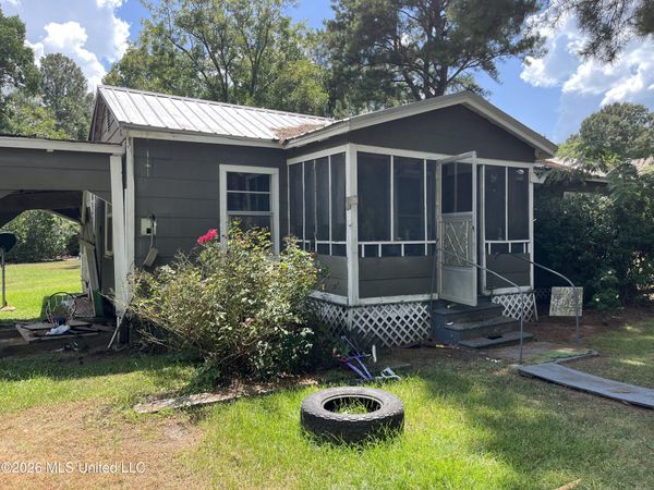 122 Stowell Street, Hazlehurst, MS 39083