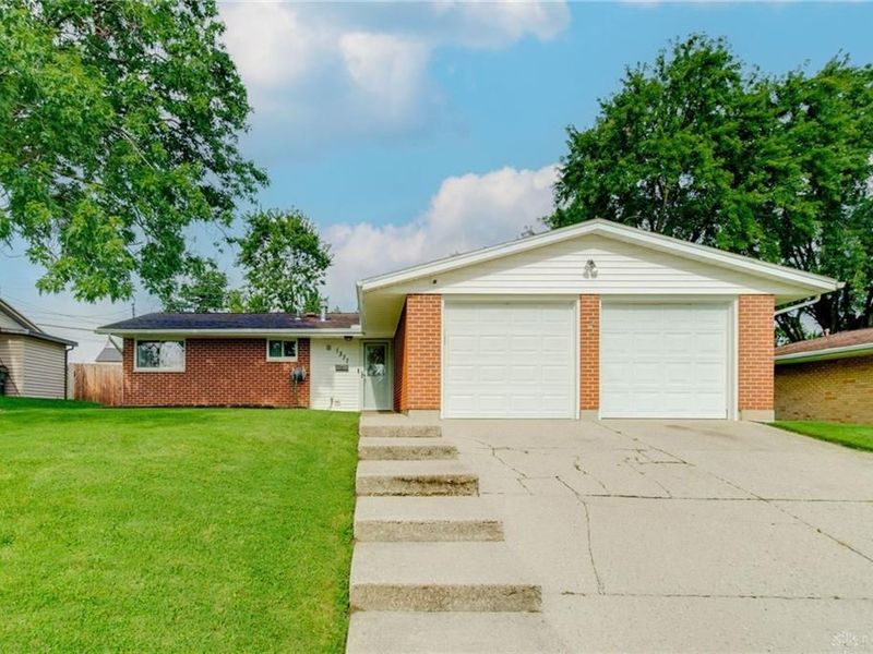 1377 Maplegrove Drive, Fairborn, OH 45324 Photo 2