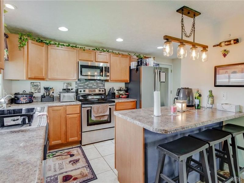 1377 Maplegrove Drive, Fairborn, OH 45324 Photo 7