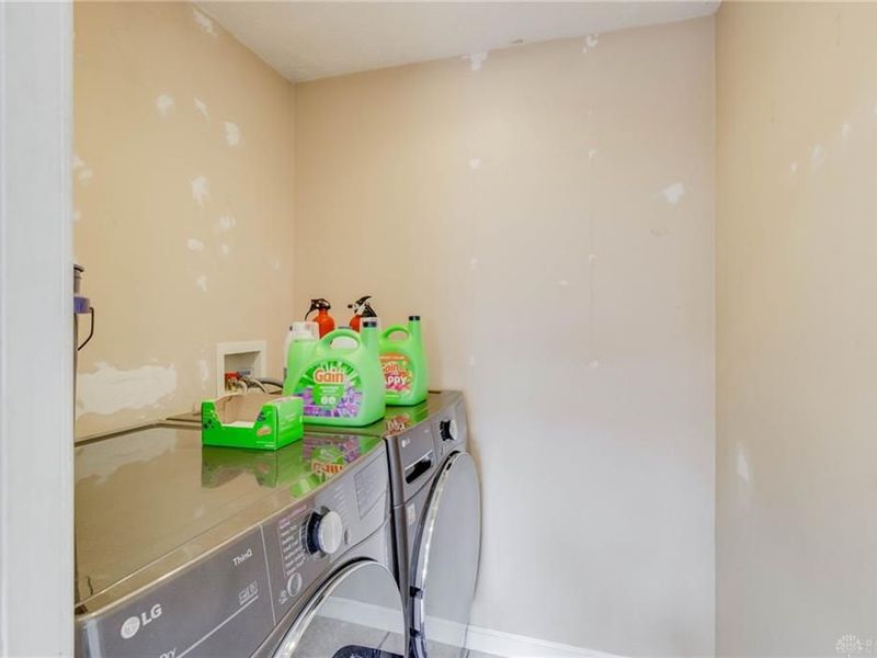 1377 Maplegrove Drive, Fairborn, OH 45324 Photo 8