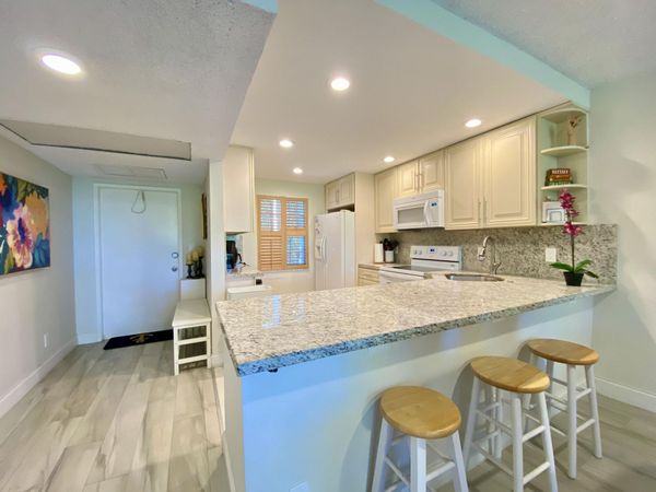 3800 OAKS CLUBHOUSE Drive, Unit 311, Pompano Beach, FL 33069