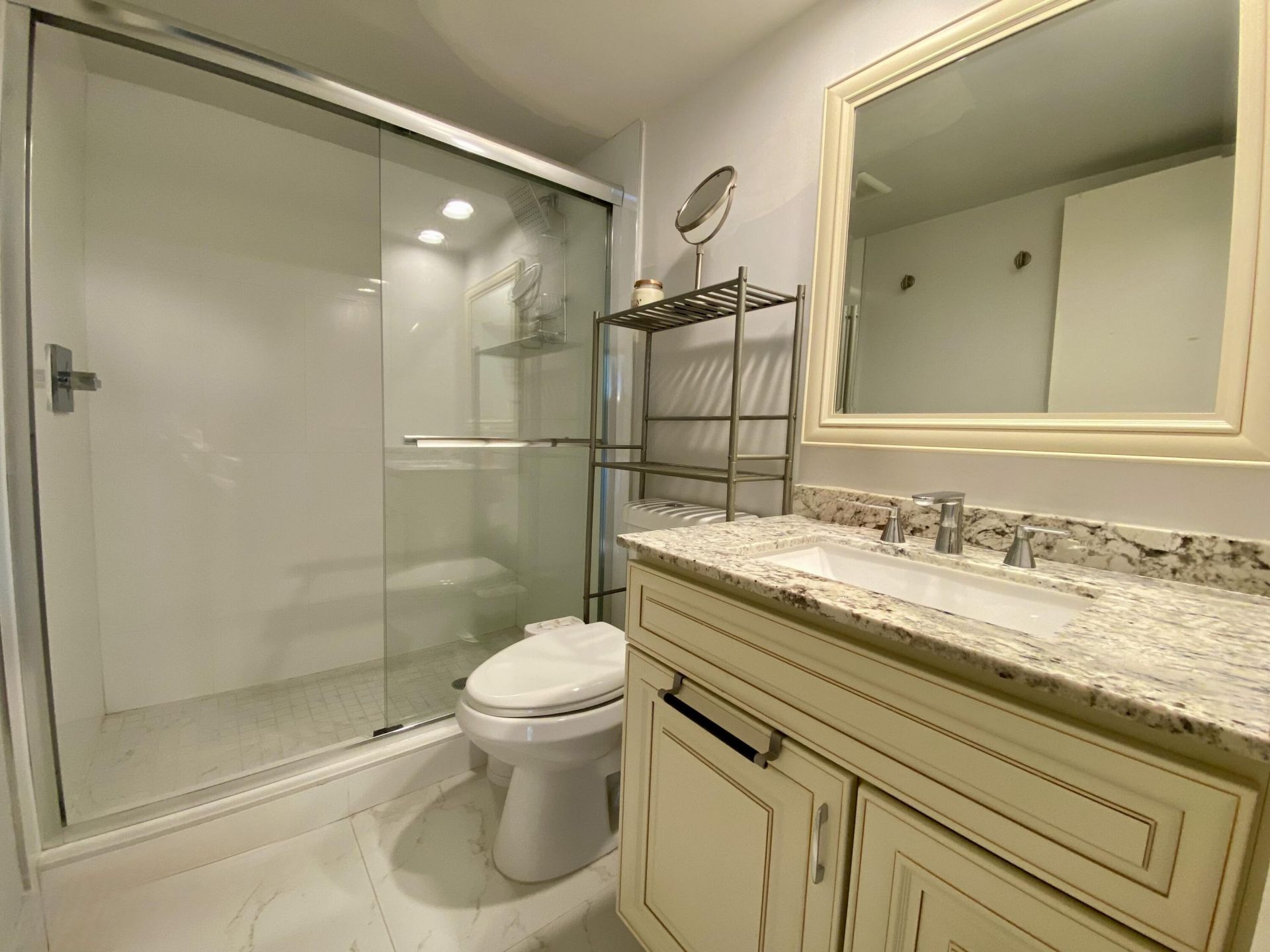 3800 Oaks Clubhouse Drive, Unit 311, Pompano Beach, FL 33069 Photo